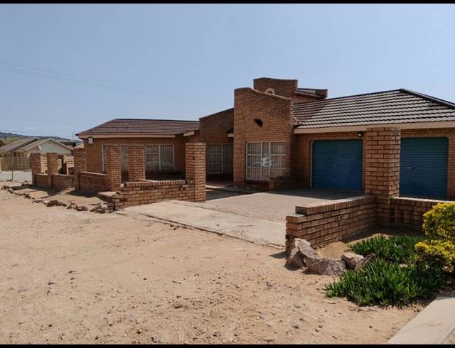 4 BEDROOM HOUSE FOR SALE IN MANKWENG